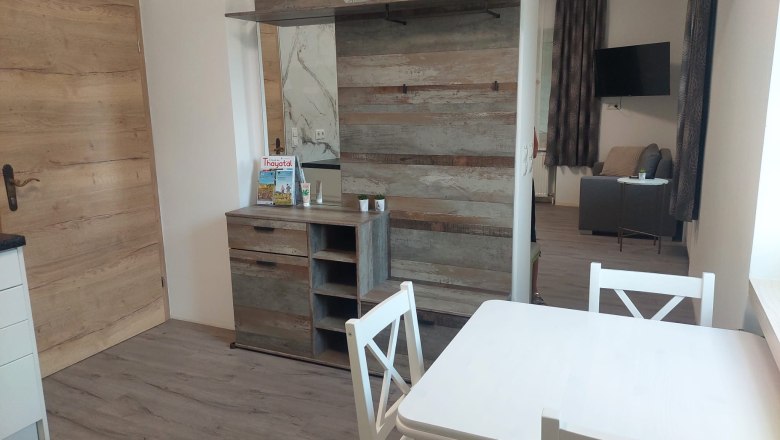 Eingang mit Garderobe, &copy; SilviaSchuh