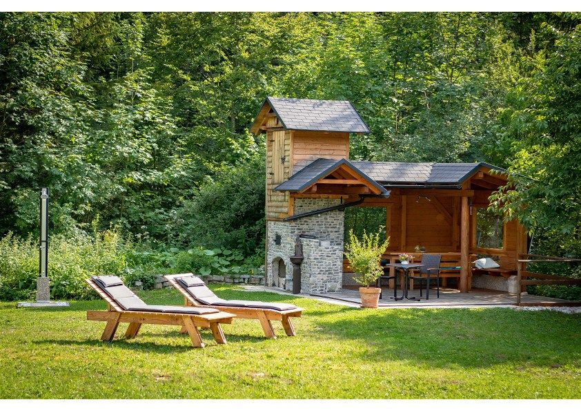 Der Garten bietet Platz für Entspannung.