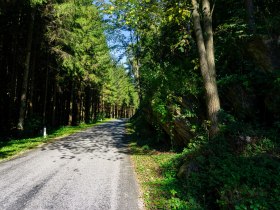 Felsformationen entlang des Weges, &copy; Natalie Walter