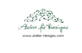 Logo des Ateliers für Hiesiges mit grünen Blättern und Schriftzug.