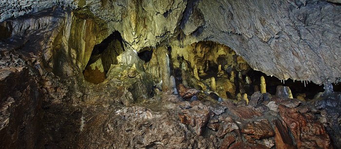 Einhornhöhle am Fuße der Hohen Wand, © Wiener Alpen, Foto: Bene Croy