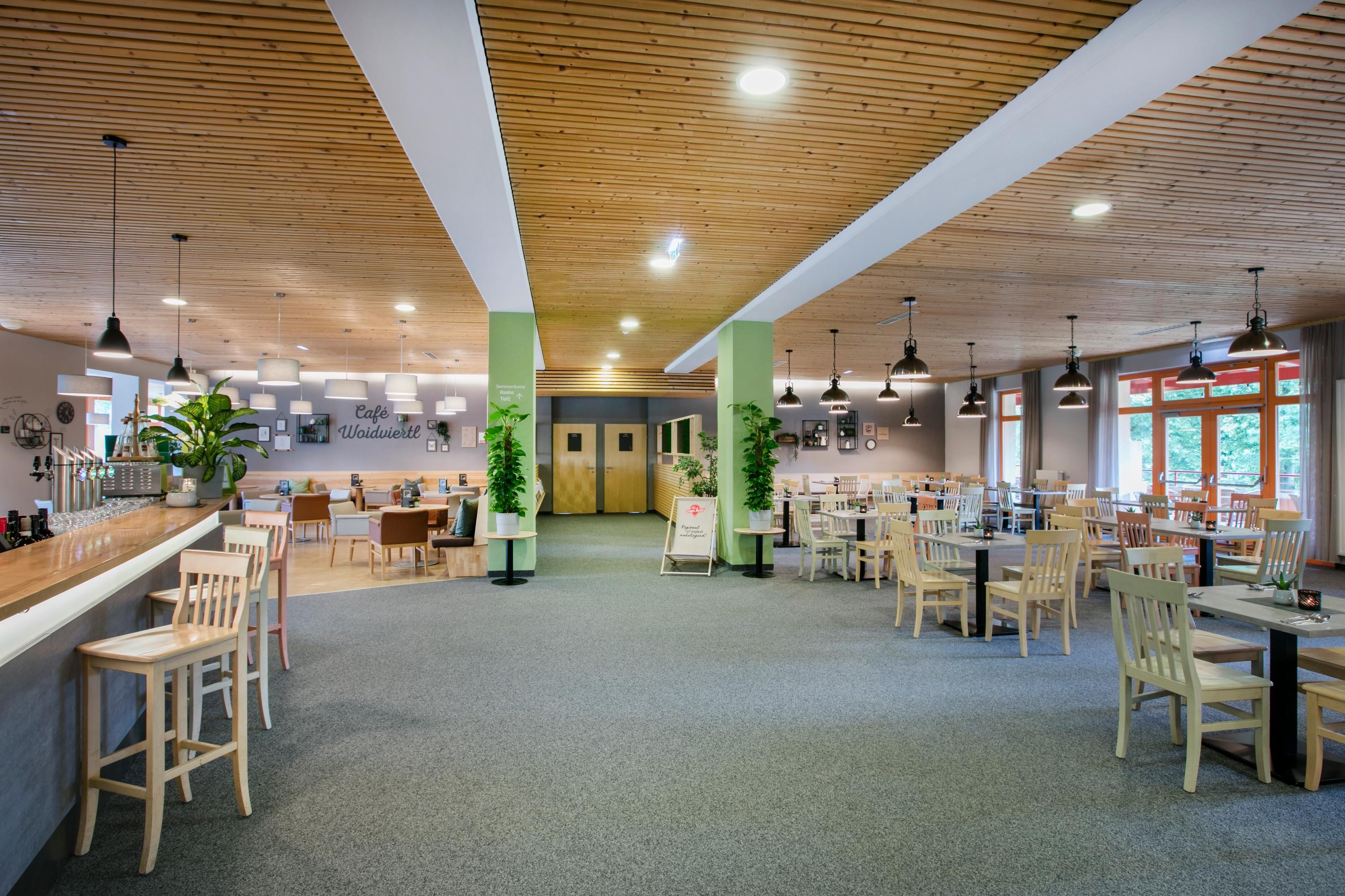 restaurantbereich_jufa-hotel-waldviertel_bar(1)