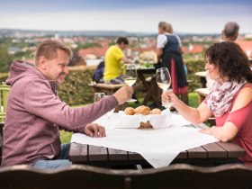 Typischer Heuriger in der Wachau, &copy; Daniela Matejschek