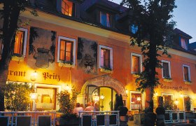 Hotel Restaurant „Zum Schwarzen Bären", © Lachlan Blair