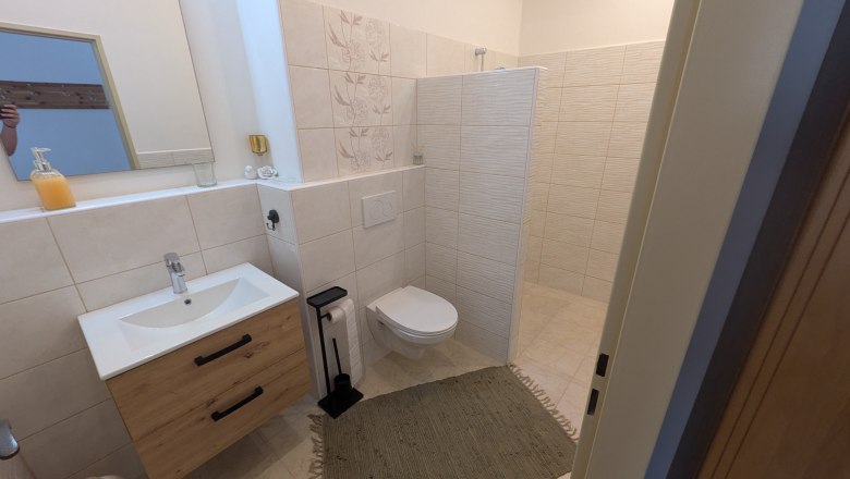 Zimmer 1B - Bad, &copy; A.V. Heinrichs