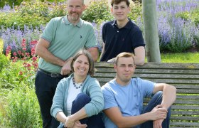 Familie Mayer, Vater, Mutter, 2 S&ouml;hne