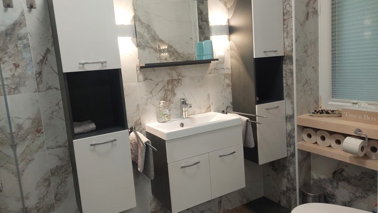 Badezimmer mit WC, &copy; SilviaSchuh