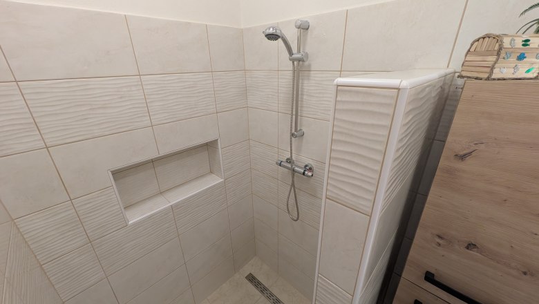 Zimmer 1A - Bad, &copy; A.V. Heinrichs