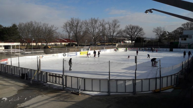 Kunsteisbahn Stockerau, &copy; Erholungszentrum Stockerau, Guenter Lehner