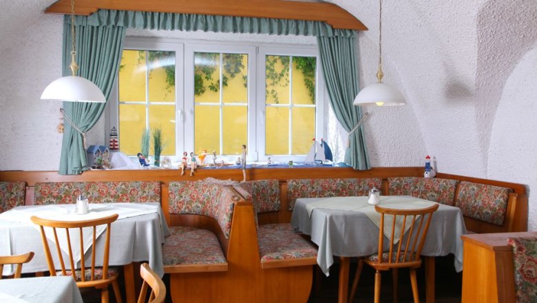 Fr&uuml;hst&uuml;ck im Gew&ouml;lberaum, &copy; Johann Sturm