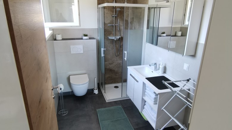 Badezimmer/WC, &copy; Ferienwohnung Florine