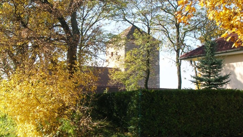 Wehrturm im Herbst, © Gemeinde Hundsheim
