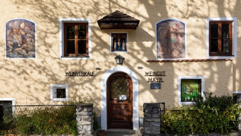 Hausfassade Weingut Mayr, &copy; Weingut Mayr