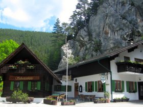 Gasthaus, &copy; &copy;Barbara Placek