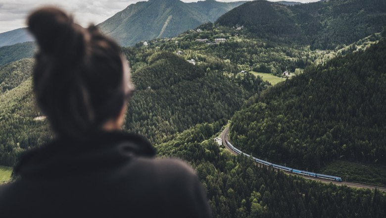 Die Semmerinbahn immer im Blick, © Ian Ehm