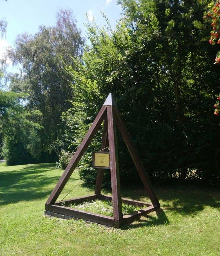 Holzpyramide