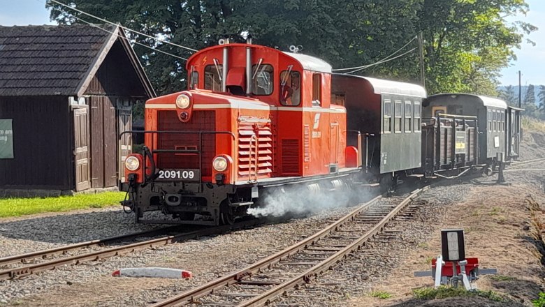 Wackelstein-Express fährt zwischen Alt Nagelberg und Heidenreichstein, © Ferienhaus Leopold