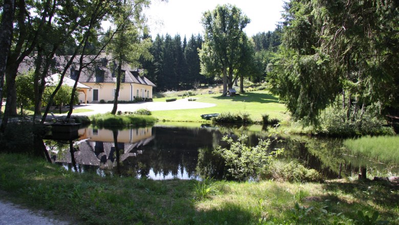 hauseigener-badeteich, &copy; Itha's secret escape