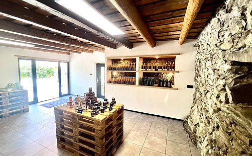 Regionl.laden Innenansicht, &copy; Obstbau Brandl