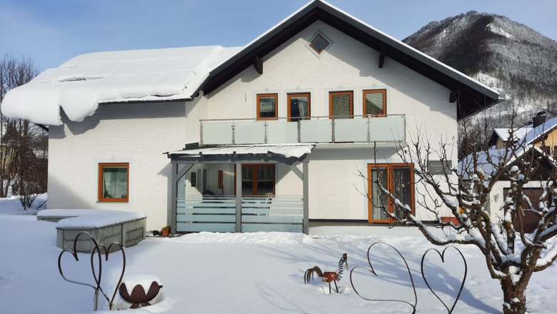 Winter Hausansicht, &copy; Gertrude L&ouml;bersorg