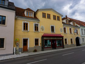 Cafe B&auml;ckerei Neuhauser P&ouml;ggstall, &copy; Gottfried Grossinger
