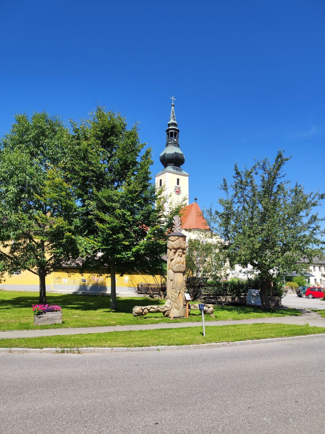Großschönau mit Holzkunst
