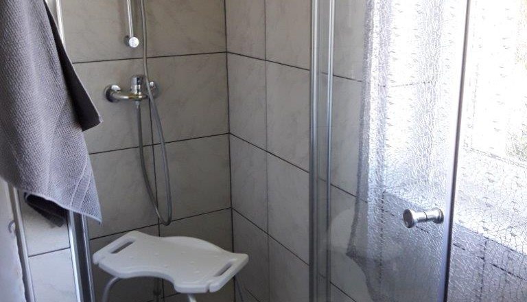 Dusche, &copy; privat